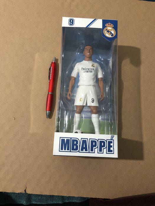 MBAPPE statue new