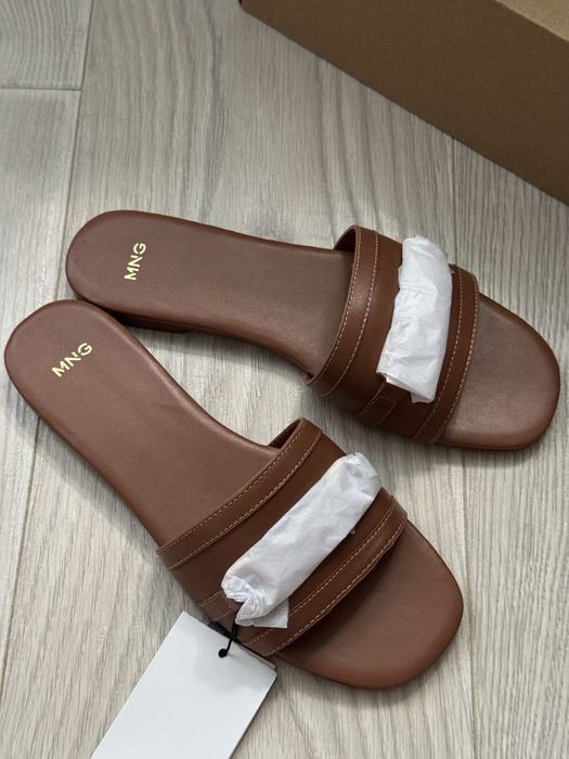 Шльопанці Mango