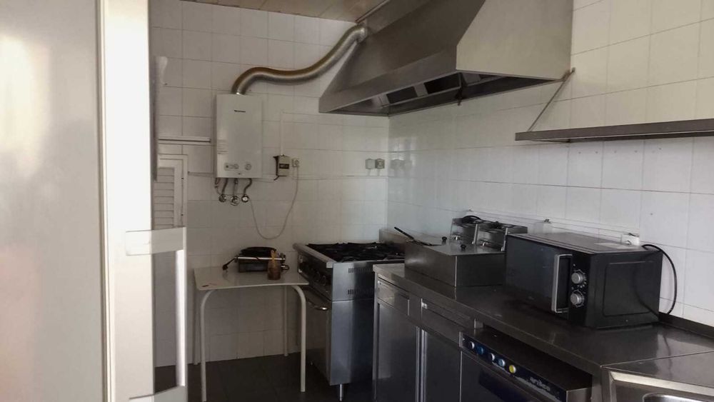 Snack Bar / Restaurante para Alugar — Pronto a Abrir | Vialonga