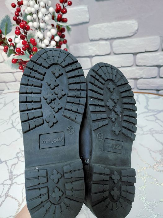 Взуття,  ботінки