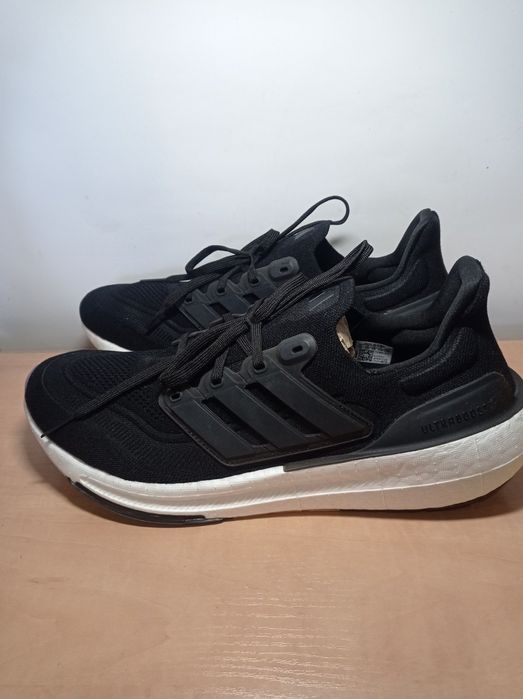 Кросівки Adidas Ultraboost Light 48 р.