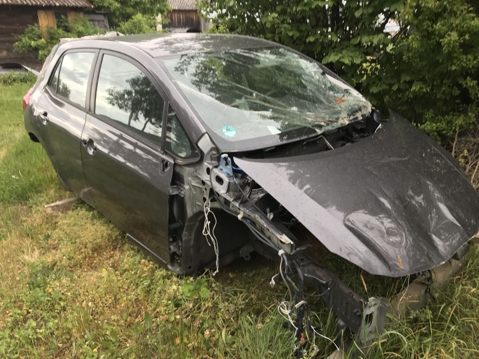 Toyota Auris l …..