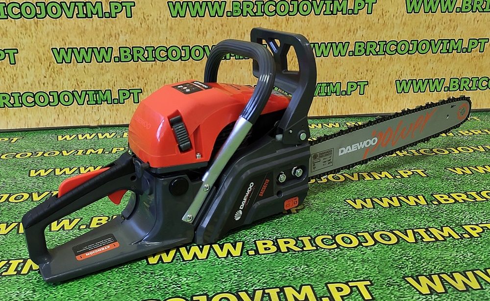 Motoserra Gasolina Novas DAEWOO - 58cc + Luvas + Óculos - OPORTUNIDADE