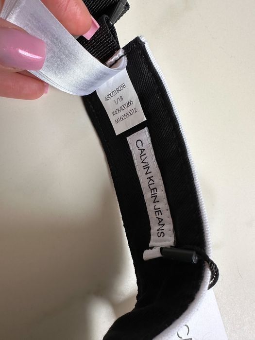 Biały daszek czapka przeciwsłoneczna Calvin Klein Jeans