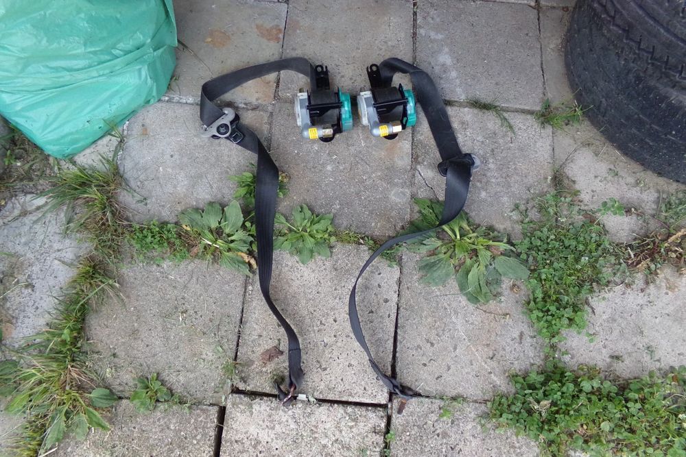 pas bezpieczeństwa napinacz prawy przedni t89307  mazda 2 03-07
