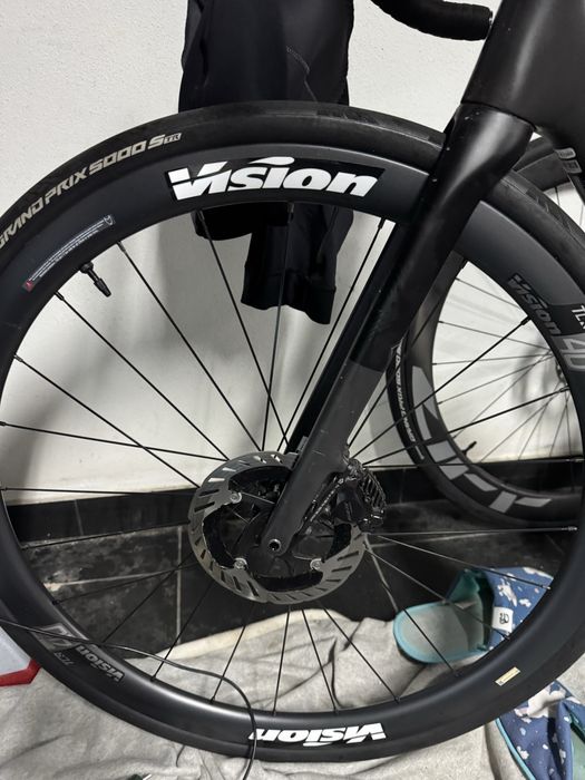 Rodas Vision Carbono tlr 40 com Pneus, cassete e discos