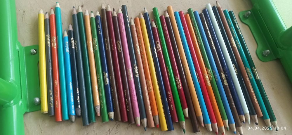 Кольорові олівці Crayola
