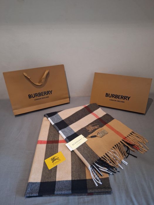Beżowy Szalik Burberry 100% Kaszmir Nowy z Metka