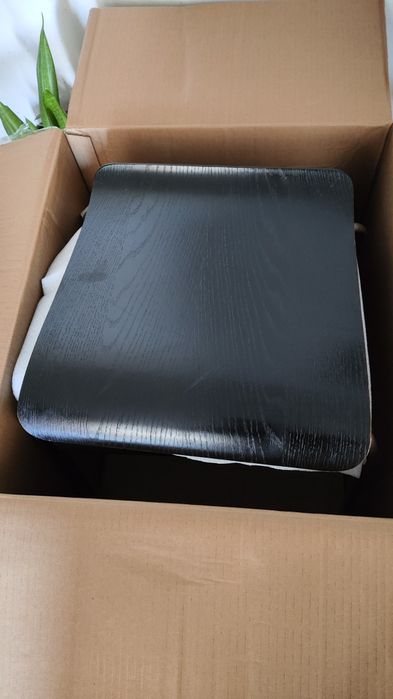 Mesa de jantar e cadeiras