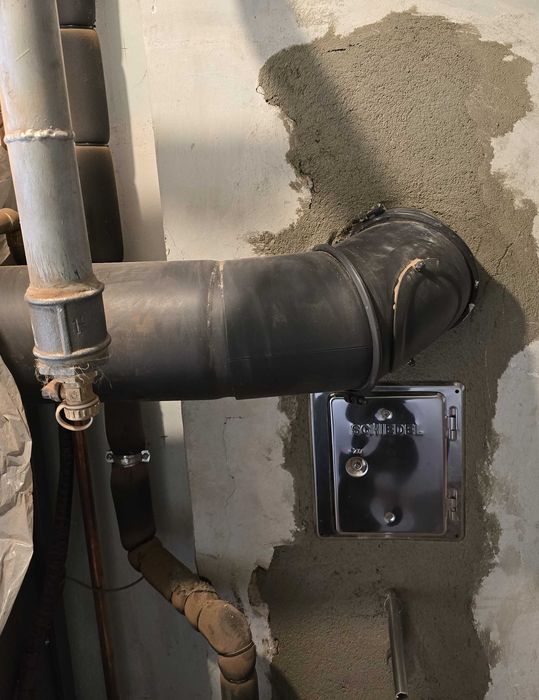 Rozwiercanie frezowanie kominów diamentowo, wkłady kominowe - montaż.