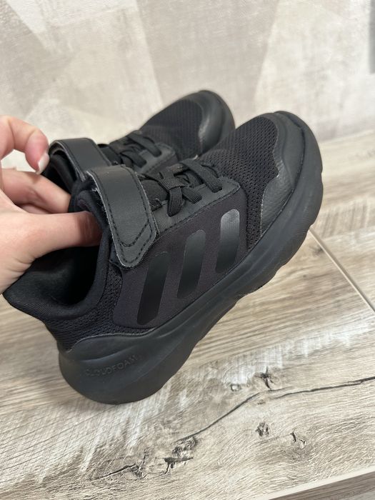 Кросівки adidas 28 розмір