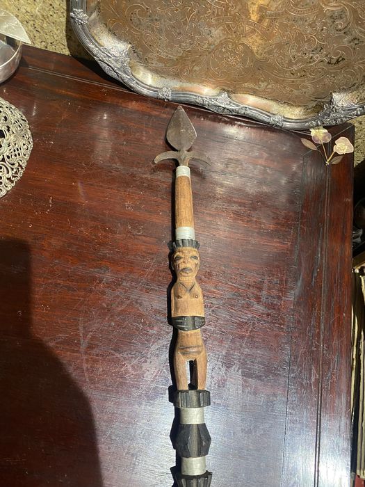 Lança Tribal  Chokwe Angola início do século XX 74 cm