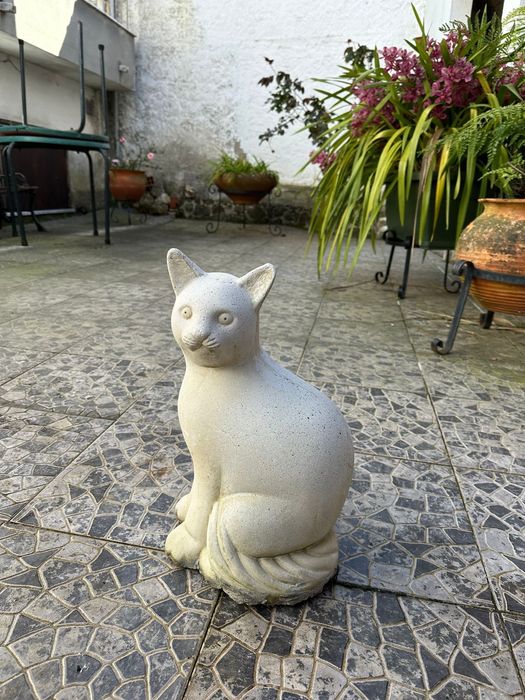 Estátua Gato Grande em Pedra