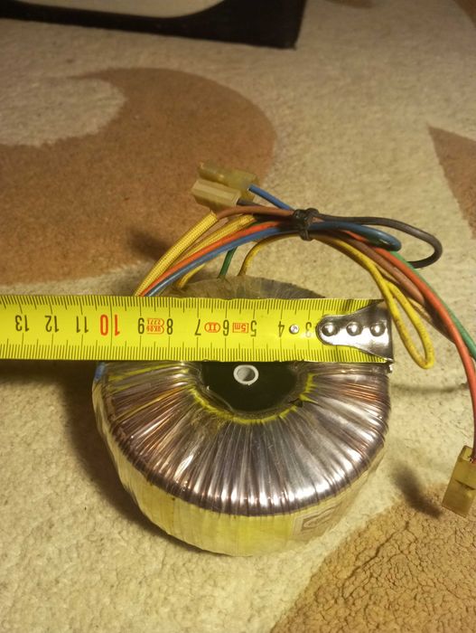 Тороїдальний торансформатор I/P 0-110-230V,O/P 2 × 0-14V 6A (9.12.06).