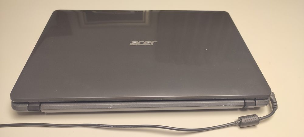 Portátil Acer aspire E1-531
