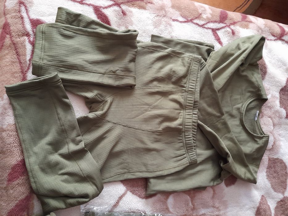 2 комплекти білизни.Шапка.Баф.