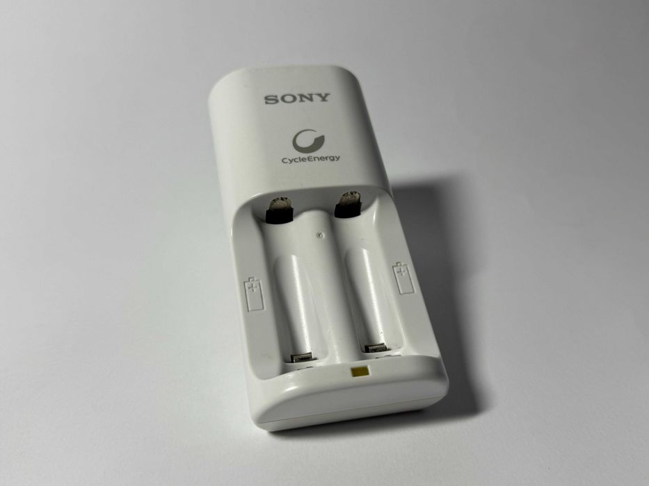 Зарядное устройство Sony Compact Charger BCG-34HS