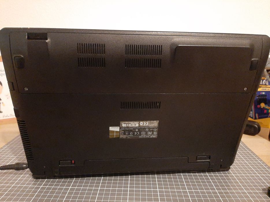 Vendo pc Asus a funcionar