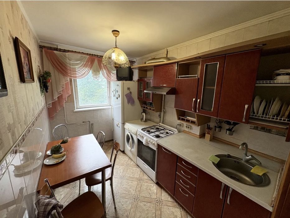 Продаж 3к/к.Площа Перемоги.Вул.Космонавтів