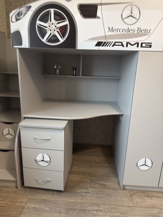 Дитяче ліжко чердак mercedes amg шкаф стіл