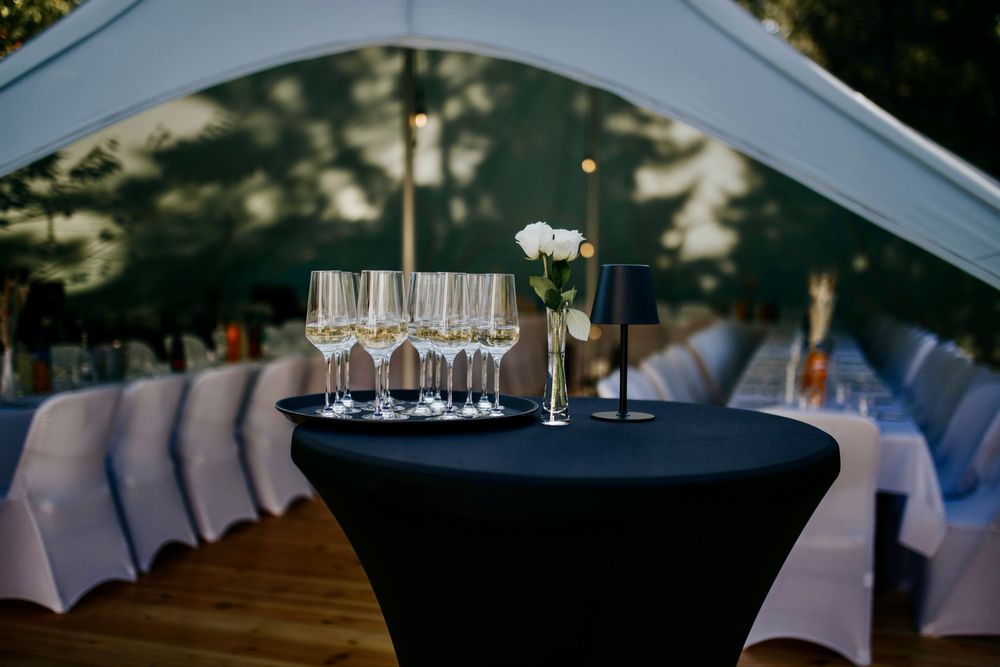 Wynajem namiotów cateringowych/eventowych. Wynajem podłóg/podestów.