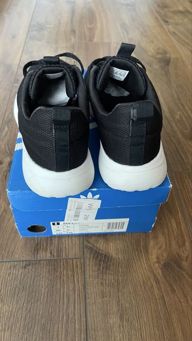 Кросівки Adidas жіночі (оригінал)