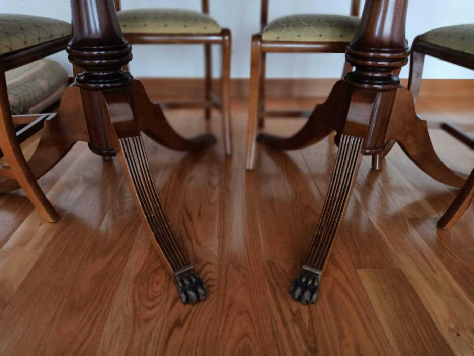 mesa jantar extensivel  8X80 com cadeiras