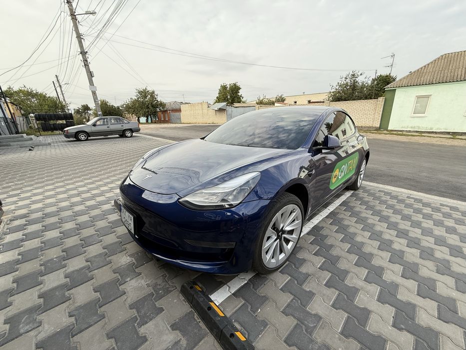 Аренда авто Tesla Model 3