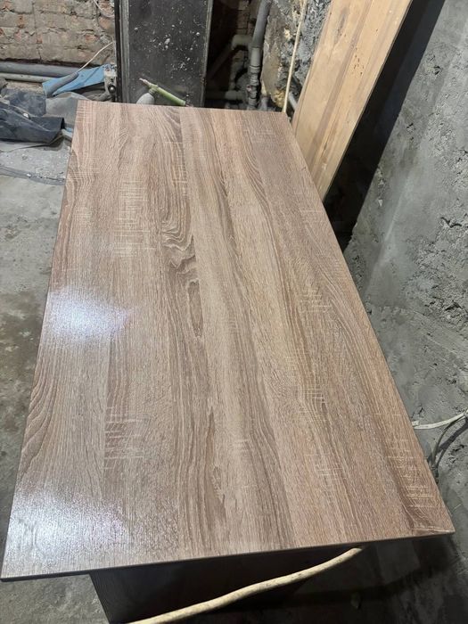 Стол детский, письменный