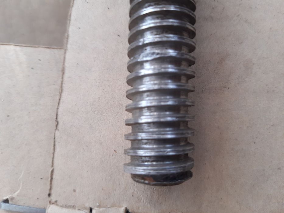 Винт нержавейка.