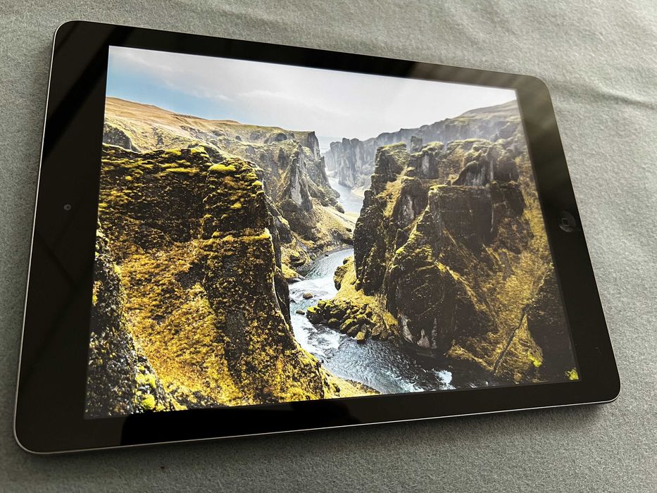 ZADBANY iPad Air 32GB wifi szary bateria 91%