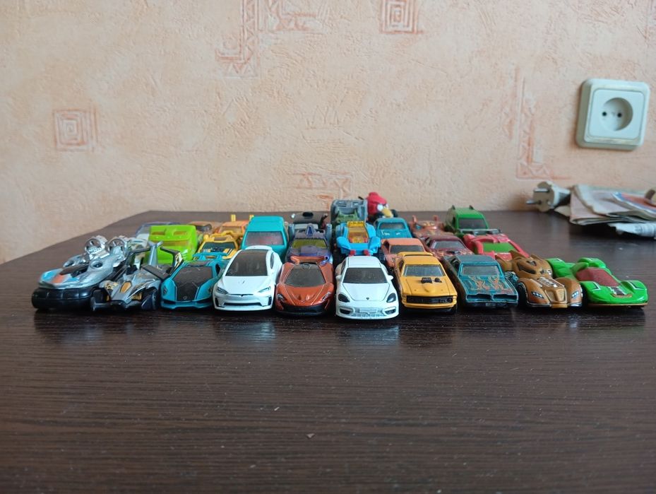 Машинки Хот Вилс (Hot Wheels)