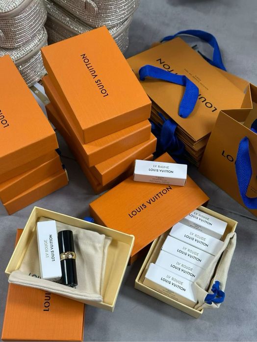 Набори косметики брендової