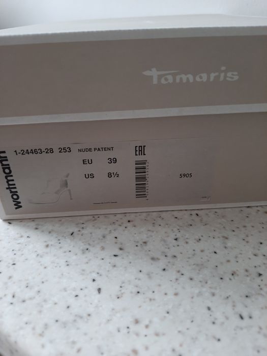 Szpilki beżowe Tamaris 39