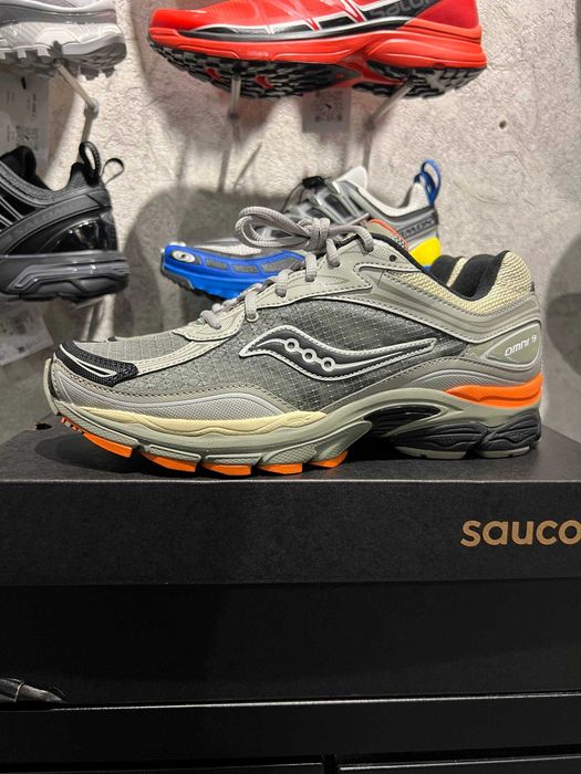 Кросівки Saucony ProGrid Omni 9 "Stone / Alfalfa" — US 9M / EUR 42.5 (27 см), Нові