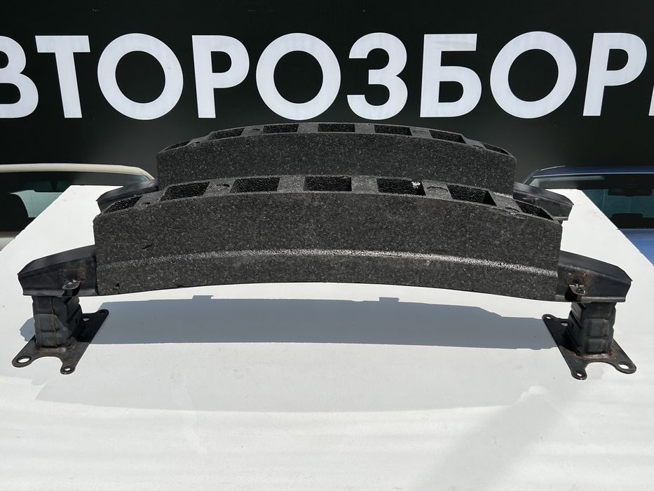 Усилитель бампера Skoda Fabia 2 Roomster підсилювач бампера