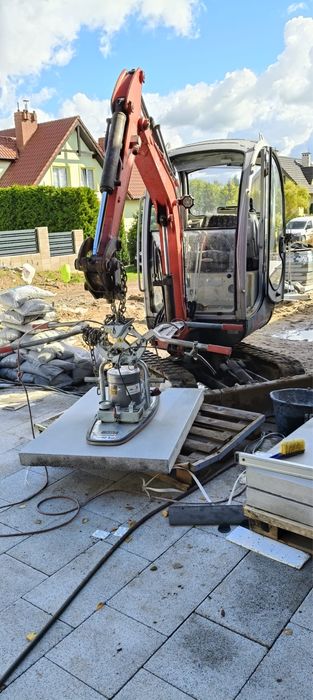 Wynajem minikoparki bez operatora lub z operatorem