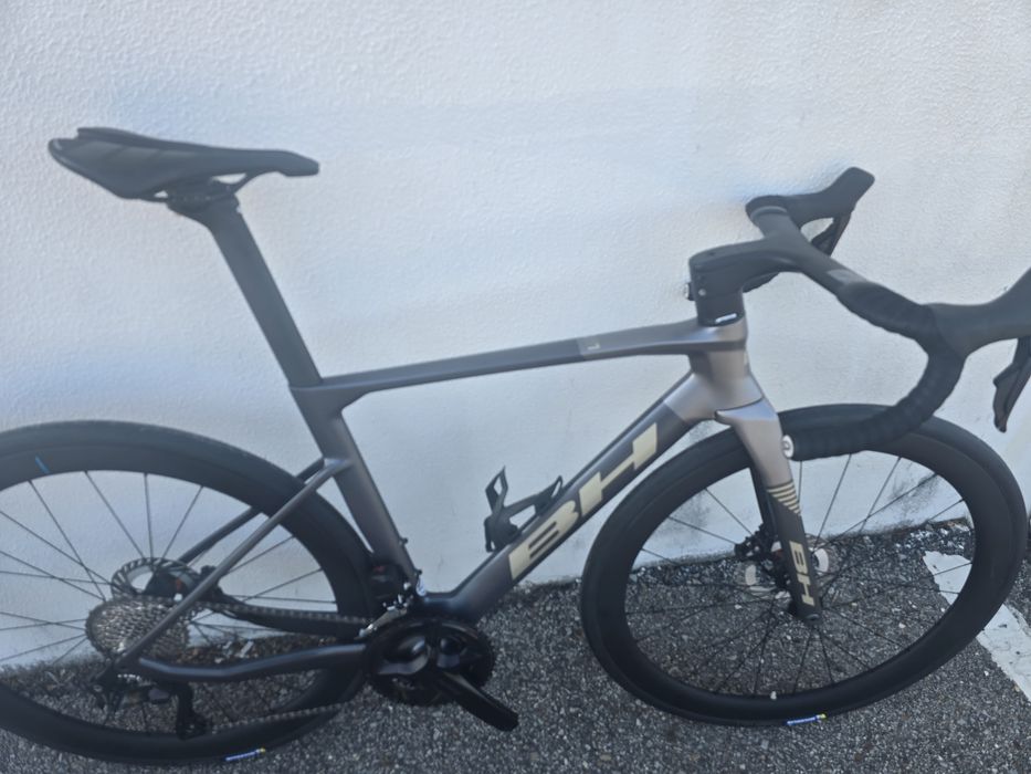 Bh carbono di2 12v rodas e guiador carbono