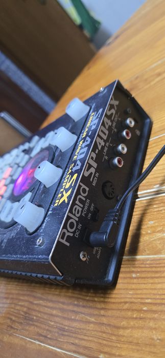 Roland SP404-SX.