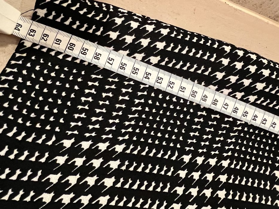 Saia xadrez branca e preta Adolfo Dominguez