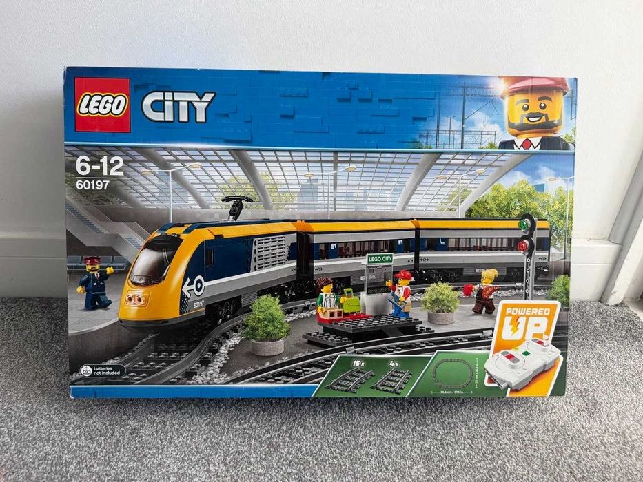 Новий Конструктор Lego City Passenger Train | Пасажирський Потяг 60197