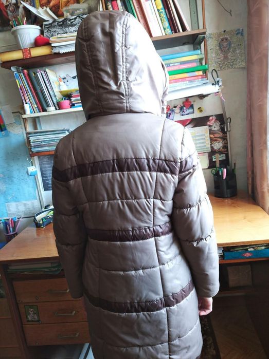 Курточка весна-осень , на синтепоне, лёгкая, теплая,отличное состояние