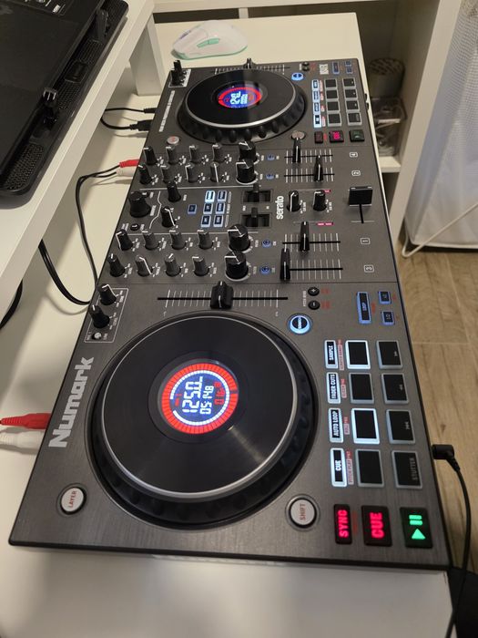 Numark NS4FX - 4 Canais