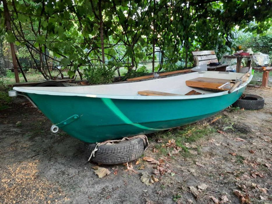 Продам пластиковую лодку ПЕЛЛА