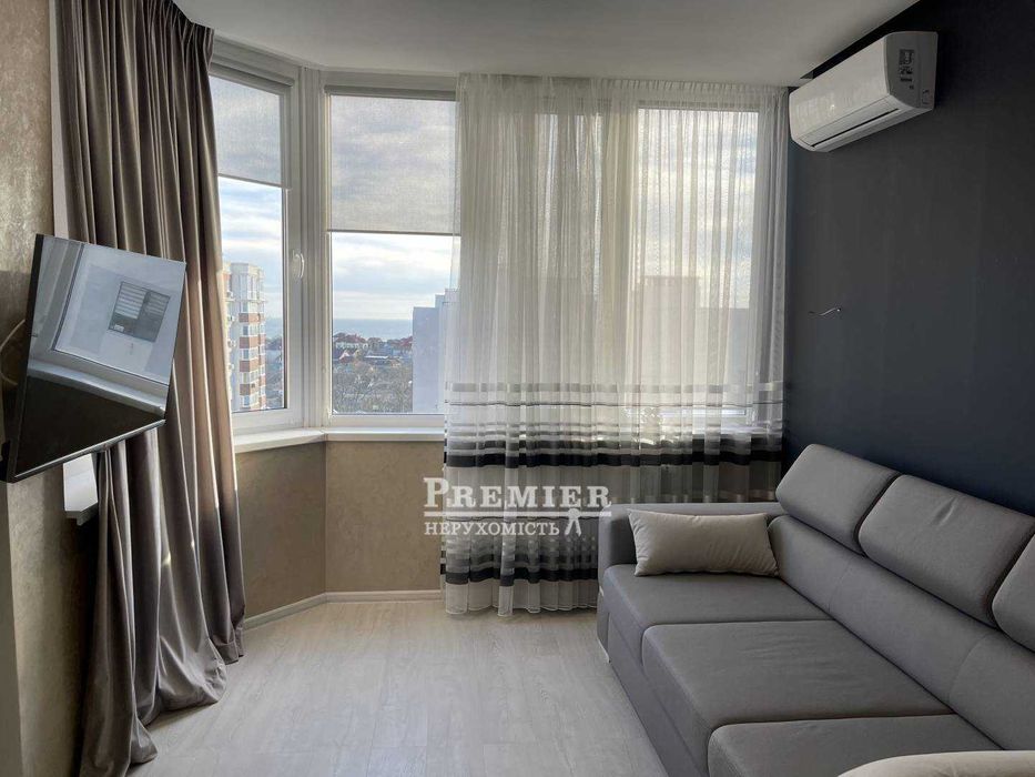 Продам квартиру з ремонтом