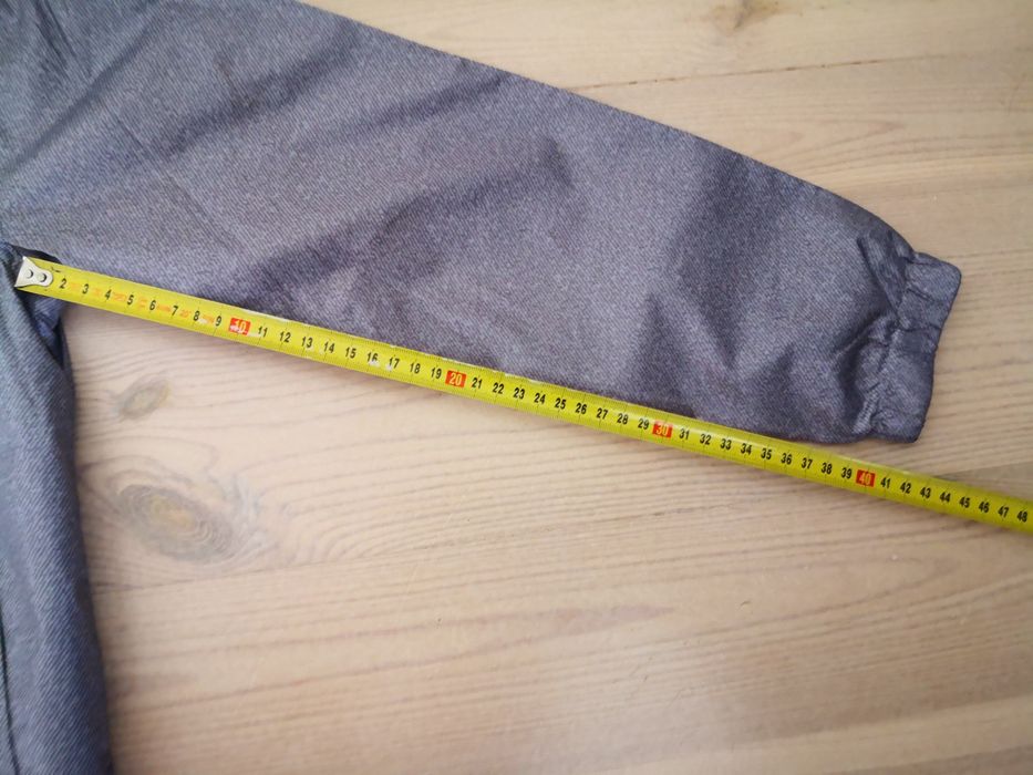 Kurtka przeciwwiatrowa.