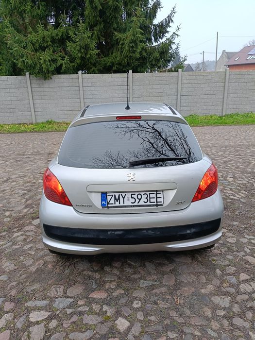 Peugeot 207 1.4 8v ładny