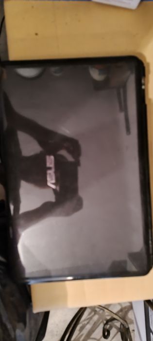 Laptop asus z zasilaczem