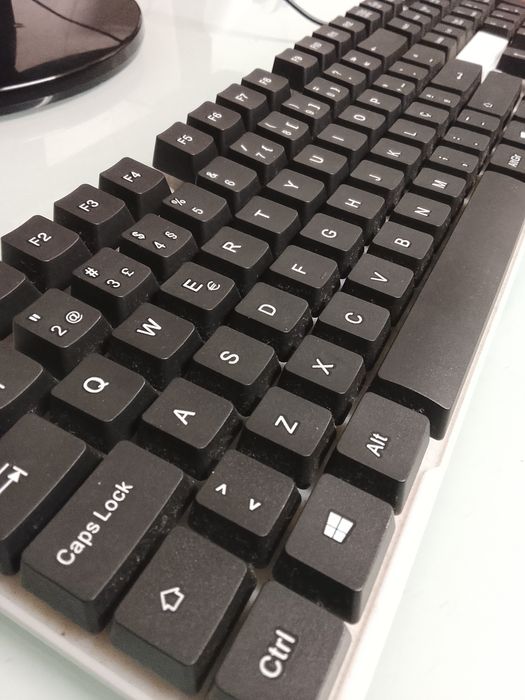 Conjunto PC – Monitor + Teclados + Colunas + Headset – Tudo a f