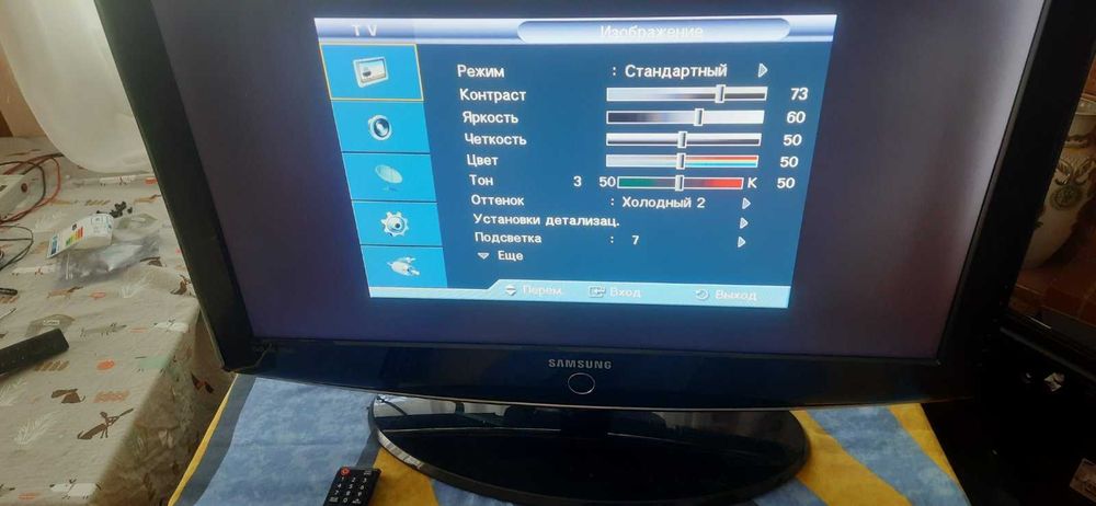Телевізор Самсунг Led великий 32 діагональ все працює